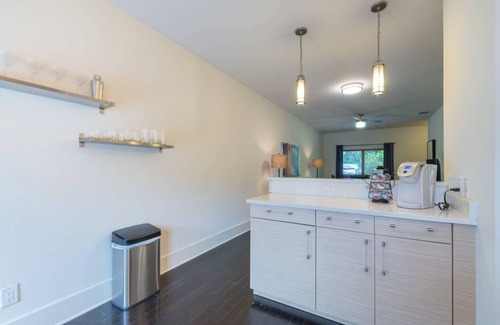 Winter Park Apartment | Walk To Park Ave, Heated Pool, Hot Tub, Grill Station, Modern and Comfortable!