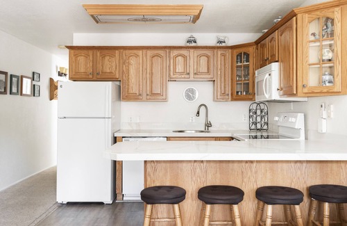 North Park City Condo | Walk to Park City Mountain from this condo that offers mountain views!