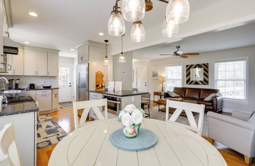 Pawcatuck House | Walk to Pawcatuck River: Family-Friendly Home!