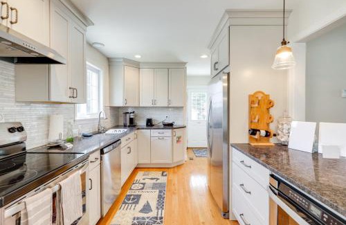 Pawcatuck House | Walk to Pawcatuck River Family-Friendly Home!
