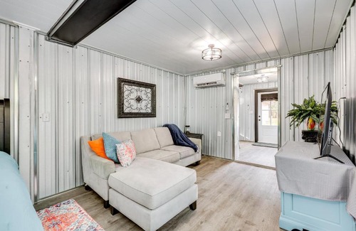 Long Beach Apartment | Walk to Pier North Carolina Getaway in Oak Island