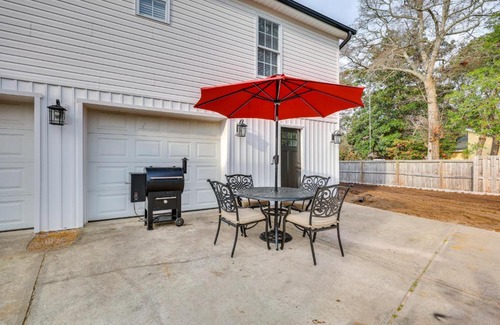 Long Beach Apartment | Walk to Pier North Carolina Getaway in Oak Island