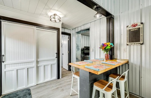 Long Beach Apartment | Walk to Pier North Carolina Getaway in Oak Island