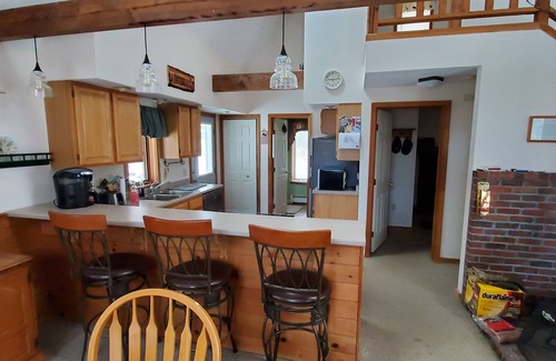 Eidelweiss Village House | Walk to pond/playground in pet friendly chalet while enjoying mountain views