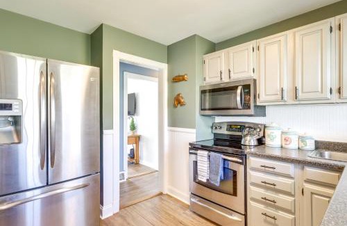 Mayfield House | Walk to Private Beach and Boat Launch Mayfield Home
