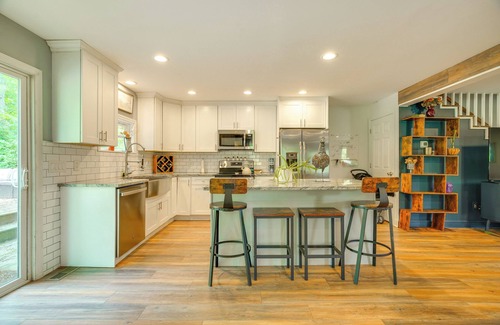 Putnam Lake House | Walk to Putnam Lake: Updated Home w/Deck