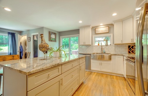 Putnam Lake House | Walk to Putnam Lake: Updated Home w/Deck
