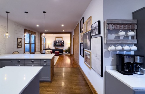 East Cesar Chavez House | Walk to Rainey! Bachelor/Bachelorette House in the Heart of ATX - Sleeps 22