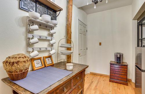 Larkspur Apartment | Walk to Ren Fest Larkspur Farmhouse Hideaway