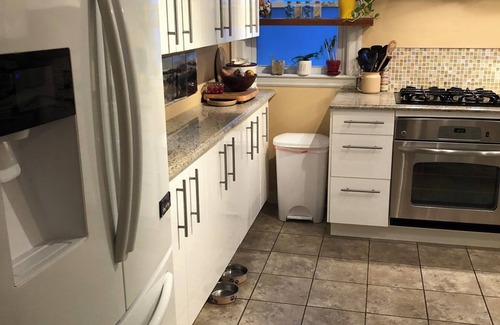Newton Center House | Walk to Restaurants & Park - Charming Cottage