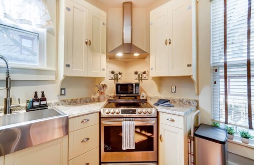 Miamisburg House | Walk to Restaurants & Shops of Downtown Miamisburg