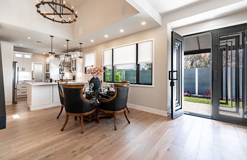 Marquesa House | Walk to Ritz Cove and dine at the Waldorf Astoria!