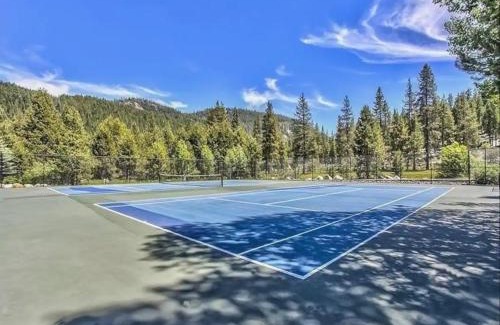 Olympic Valley Apartment | Walk to River and Park & Minutes to Palisades & Tahoe