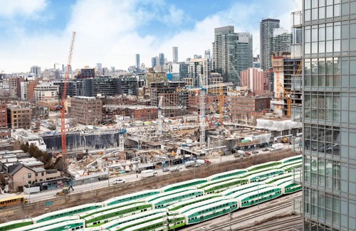CityPlace Apartment | Walk To Rogers, Scotia Arena, CN Tower