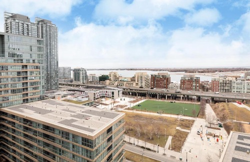 CityPlace Apartment | Walk To Rogers, Scotia Arena, CN Tower
