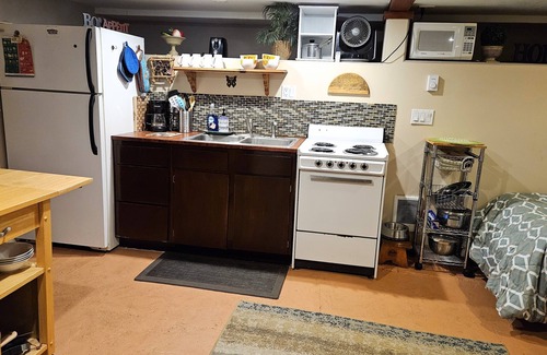 Lyle Apartment | Walk to SandBar, Klickitat River, Wine Tasting - Dogs welcome!