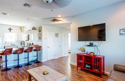Sand Point Condo | Walk to Sandfest, Shared Pools, Boardwalk to Beach