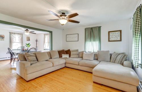 Saylorsburg House | Walk to Saylors Lake Townhome with Shared Perks!