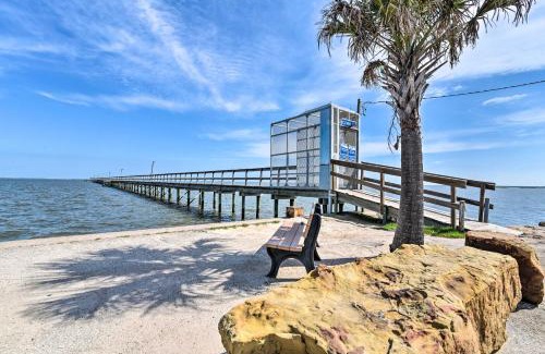 Galveston House | Walk to Sea Isle Beach Bright Galveston Home!