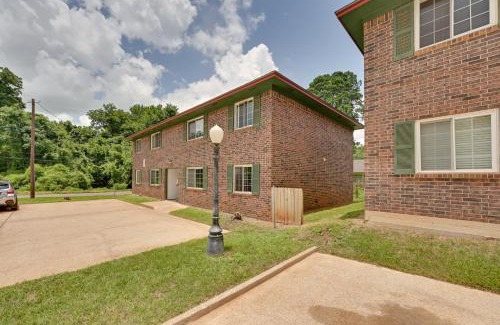 Nacogdoches Apartment | Walk to SFA Campus Pet-Friendly Nacogdoches Condo