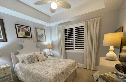 Redevelopment Area Condo | WALK TO SHOP & DINE, LARGE LANAI, SECURE, GARAGE PARKING… Annual also available