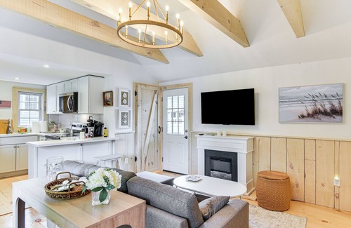 Osterville Cottage | Walk to Shops & Dining: Cozy Osterville Cottage