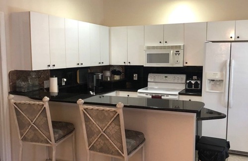 Sarasota Condo | Walk to Siesta Key Beach. Beautiful condo with pool.