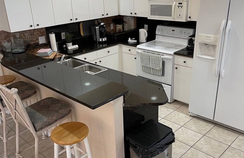 Sarasota Condo | Walk to Siesta Key Beach. Beautiful condo with pool.