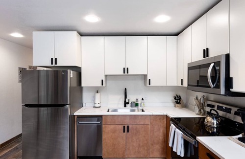 North Park City Condo | Walk to Ski | Free Parking | Hot Tub