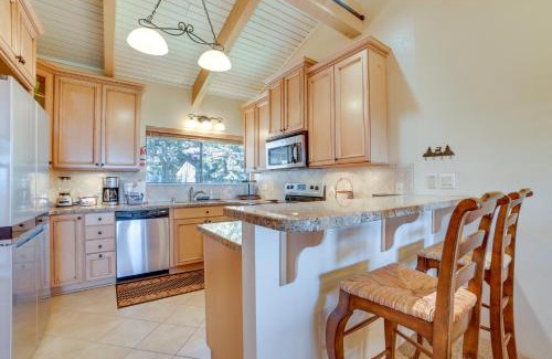 Mammoth Lakes Apartment | Walk to Ski Lift Mtn-View Condo in Mammoth Lakes