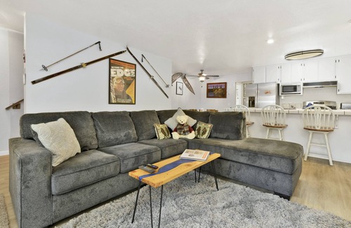 Summit Estates Condo | Walk to Ski Lifts at The Ted E. Bear Lair Townhouse