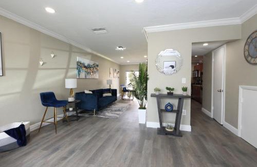Carol City House | Walk to Stadium - 3BR King Bed Haven - Parking