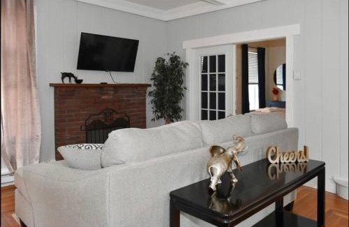 Watkins Glen Apartment | Walk to State park, 6bed,Hot tub & Game room