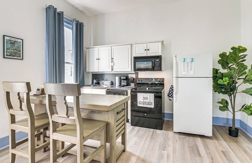 Galveston Apartment | Walk to Strand District: Historic Galveston Home