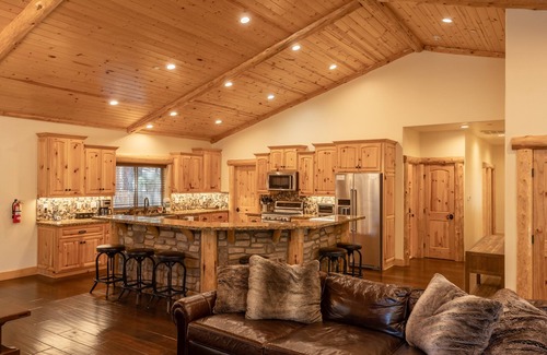 Summit Estates Cabin | Walk to Summit, new home in our portfolio, relax and have fun.