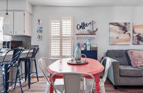 Panama City House | Walk to Sunsets, Dinner, & the Bay! Pets OK! 15 Min to Beaches from St Andrews