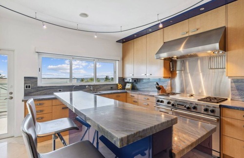 Barrier Island House | Walk to the Beach! 5-bdrm home w/wrap-around deck views for the entire family.