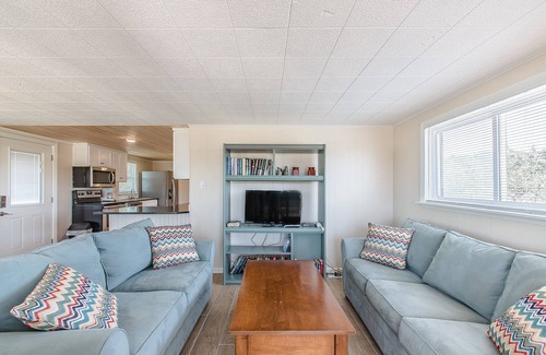 Surf Side Shores House | Walk to the beach! Pet friendly cottage/beach on Fort Morgan Peninsula.