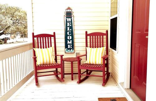 North Myrtle Beach House | Walk to the Beach-Sleeps 10 and Golfcart
