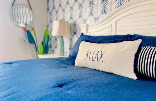 North Myrtle Beach House | Walk to the Beach-Sleeps 10 and Golfcart