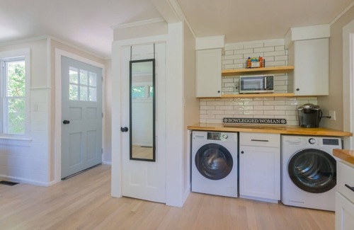 East Sandwich House | Walk to the beach from this classy and compact cottage