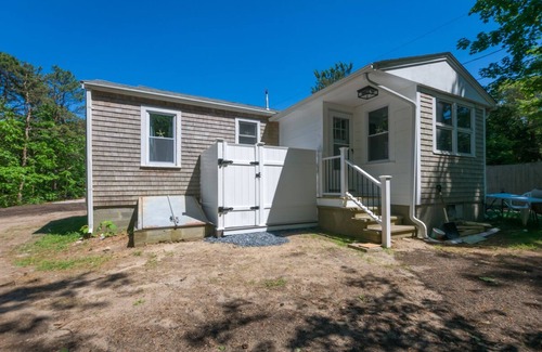 East Sandwich House | Walk to the beach from this classy and compact cottage