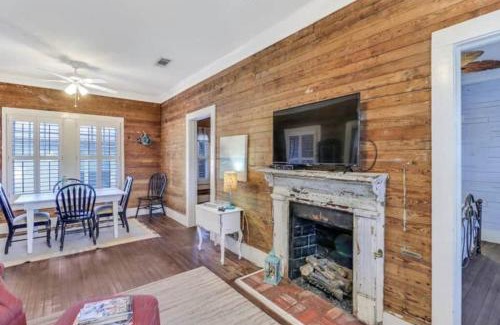 Gulfport House | Walk to the Beach!