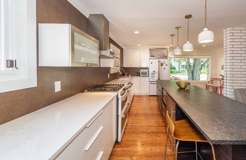 Ann Arbor House | Walk to the Big House from this Stylish Home.