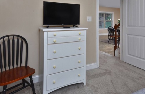 Durham Apartment | Walk to the Eno River - Private & Secure Large One Bedroom Apartment in N Durham