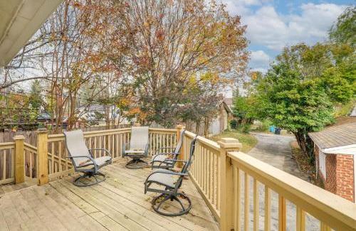 Roanoke Apartment | Walk to The Grandin Theatre Roanoke Unit with Yard!