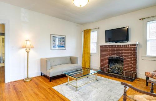 Roanoke Apartment | Walk to The Grandin Theatre Roanoke Unit with Yard!