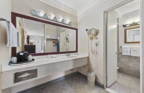 Laguna Beach Hotel | Walk to the Main beach, Swim, shops nearby. #15