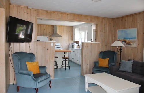 Ocean City House | Walk to the Marinas & all the fun stuff! Cottage from the movie Ping Pong Summer