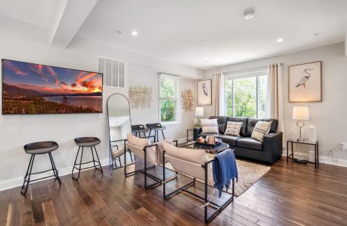 Annapolis House | Walk to the stadium, downtown, West St - close to everything